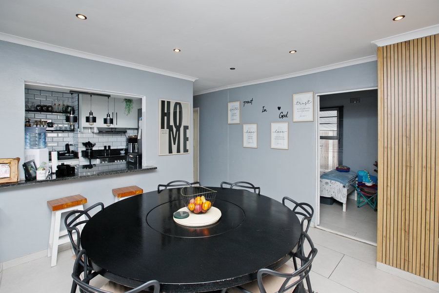 4 Bedroom Property for Sale in Marina Da Gama Western Cape